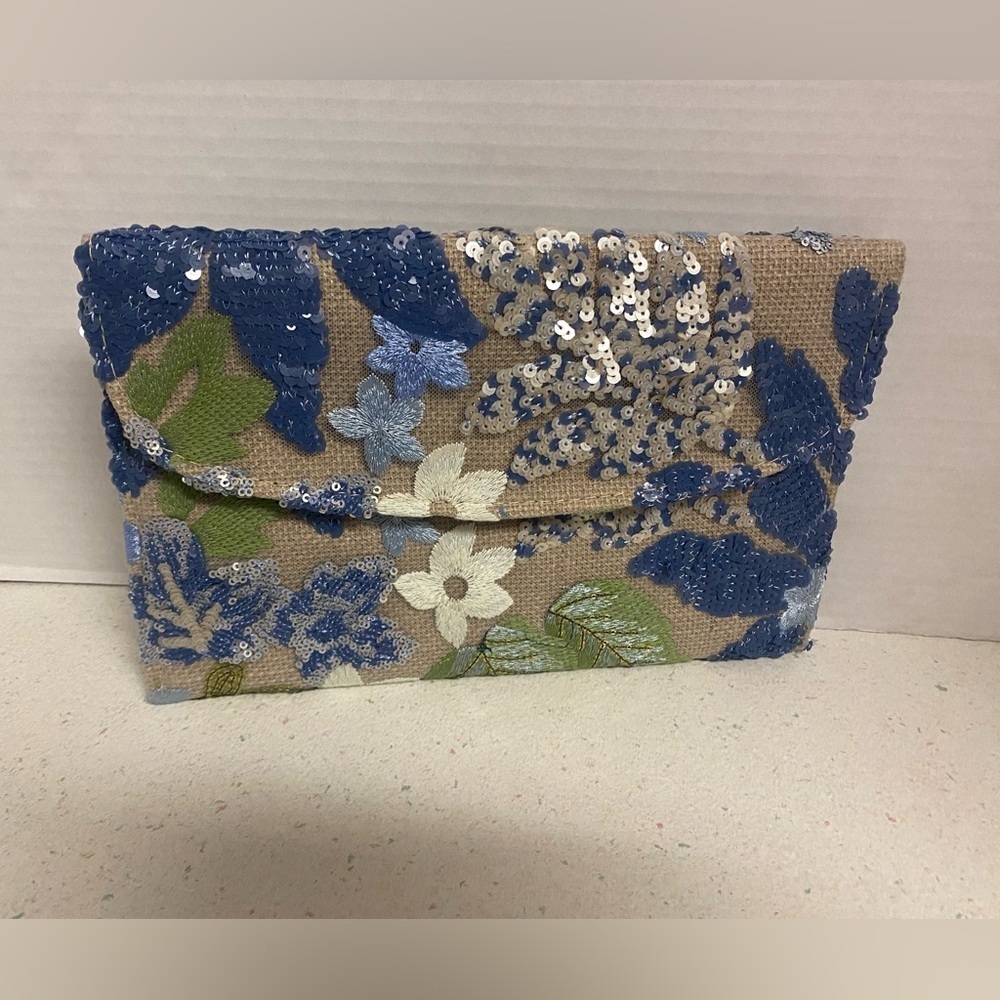 Floral Sequin Envelope Lightweight Straw Clutch